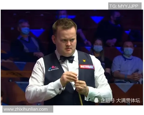 颜丙涛与墨菲激战正酣谁能在斯诺克赛场上笑到最后